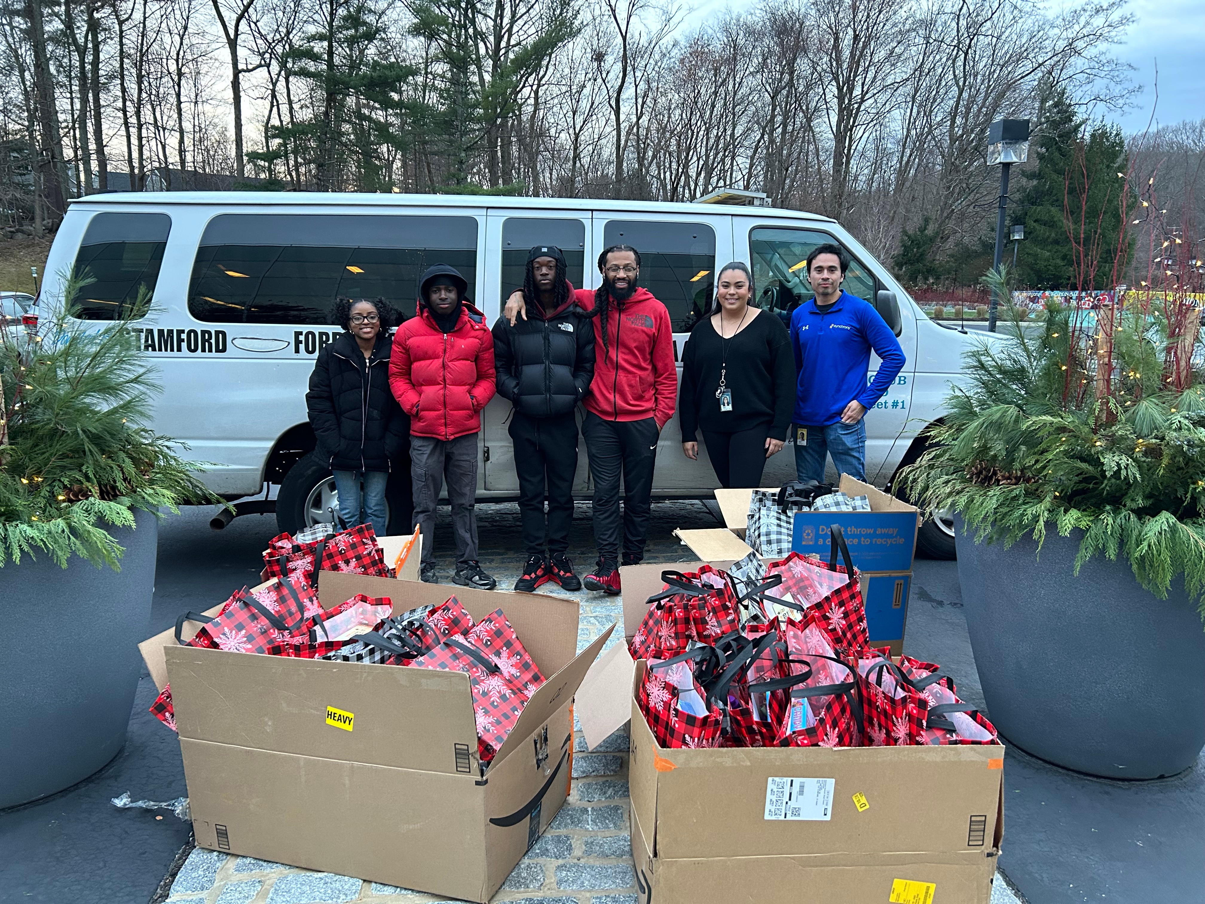 Synchrony Employees Spread Seasonal Cheer Through Season Of Caring To