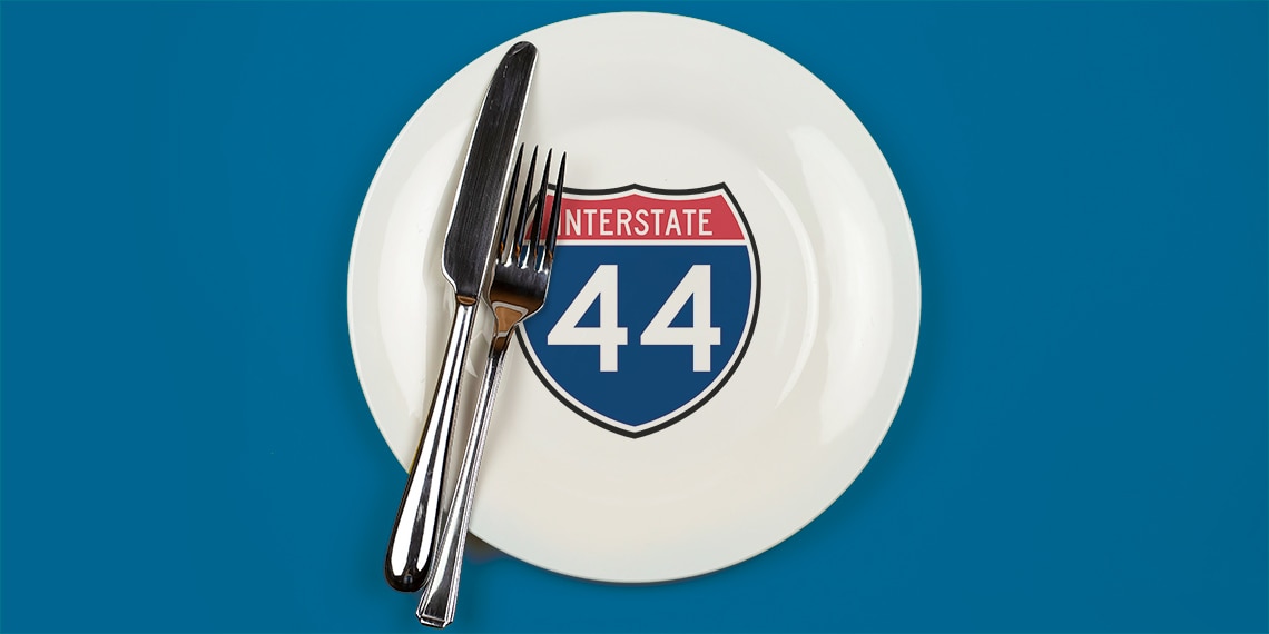 A plate with an interstate 44 symbol on it